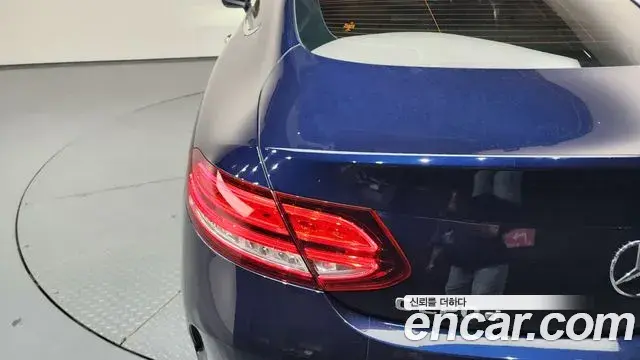 Mercedes-Benz C-Class 2019 — Şəkil 8/33