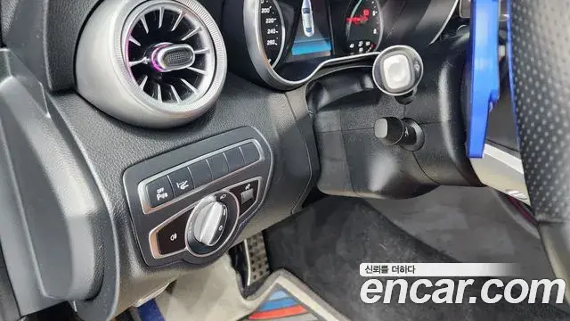 Mercedes-Benz C-Class 2019 — Şəkil 23/33