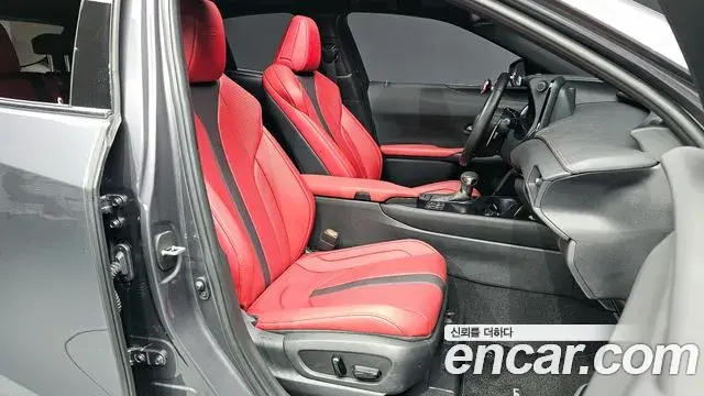 Lexus UX250h 2023 — Şəkil 24/30