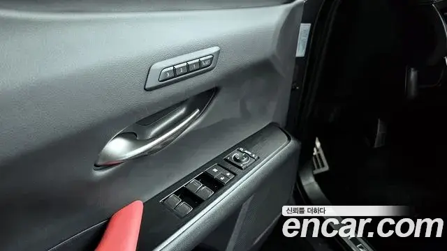 Lexus UX250h 2023 — Şəkil 28/30