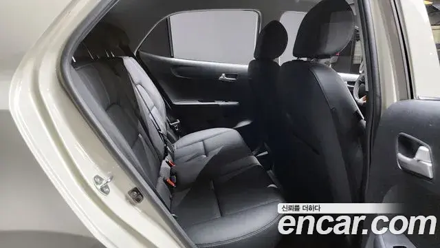Kia Morning Urban 2023 — Photo 4/31