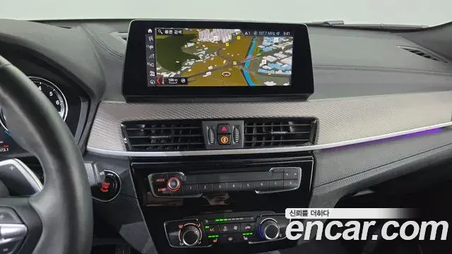 BMW X2 2022 — Фото 12/20
