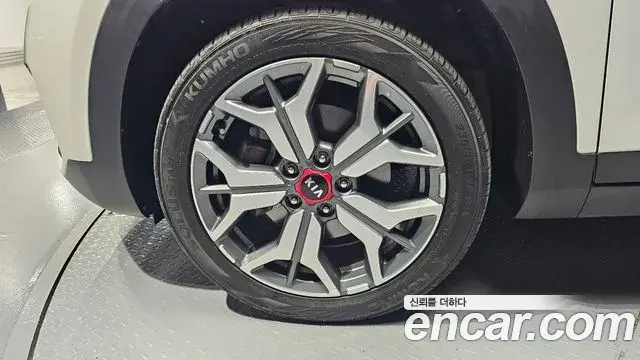 Kia Seltos 2020 — Şəkil 18/20