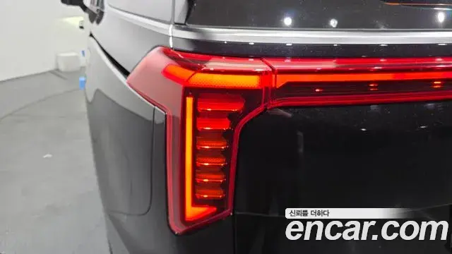 Kia Carnival 2025 — Şəkil 18/35