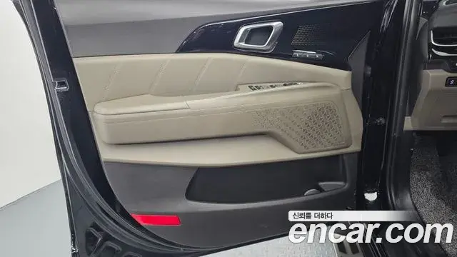 Kia Carnival 2025 — Şəkil 3/35