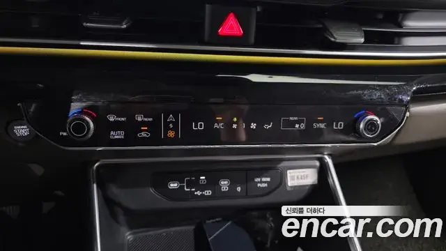 Kia Carnival 2025 — Şəkil 21/35