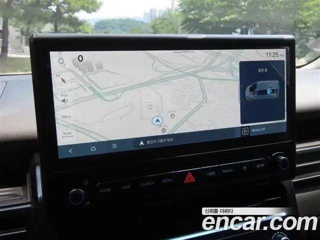 Hyundai Staria 2026 — Photo 2/20