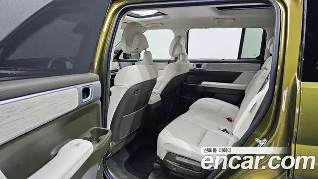 Hyundai Santa Fe 2024 — ფოტო 7/33