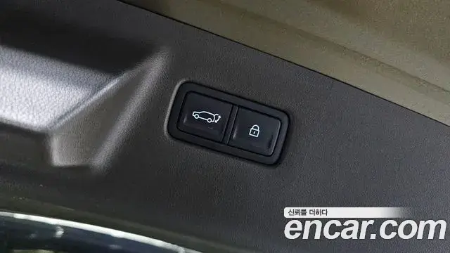 Hyundai Santa Fe 2024 — ფოტო 30/33