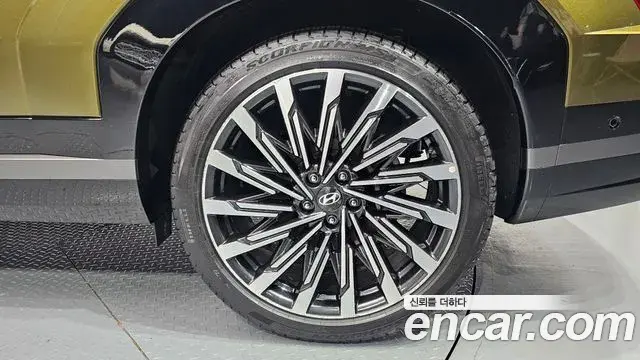 Hyundai Santa Fe 2024 — ფოტო 12/33
