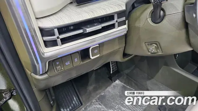Hyundai Santa Fe 2024 — ფოტო 28/33