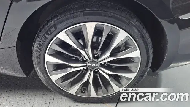 Kia K8 2021 — Photo 10/38