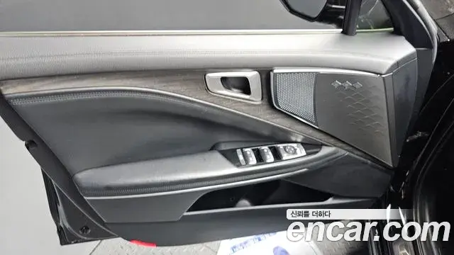 Kia K8 2021 — Photo 7/38