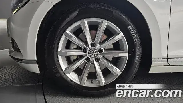 Volkswagen Passat GT 2018 — Фото 5/20
