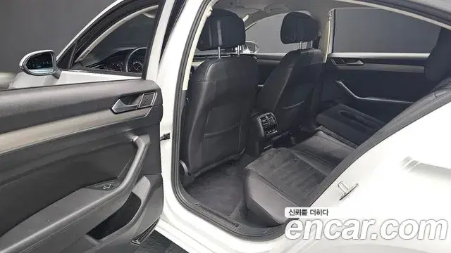 Volkswagen Passat GT 2018 — Фото 12/20