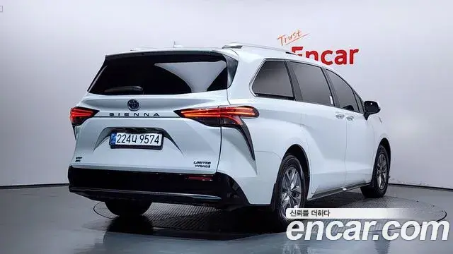 Toyota Sienna 2024 — Şəkil 16/20