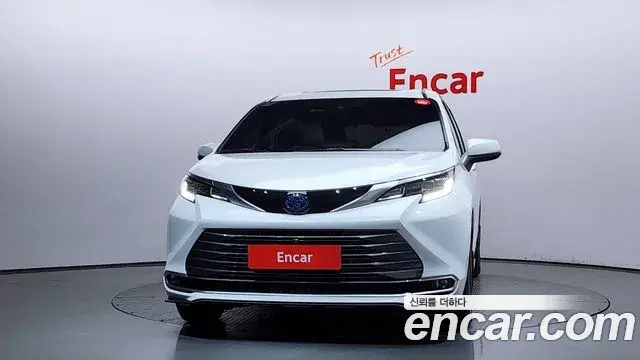 Toyota Sienna 2024 — Şəkil 15/20