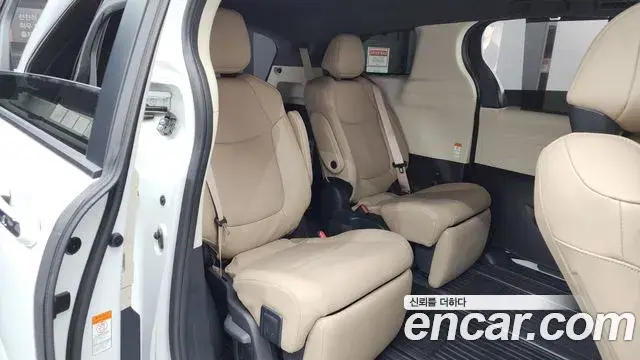 Toyota Sienna 2024 — Şəkil 7/20