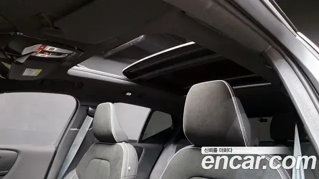Volvo XC40 2025 — Photo 29/30