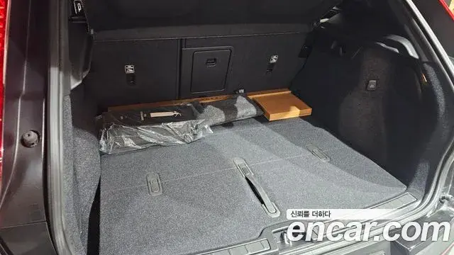 Volvo XC40 2025 — Photo 19/30