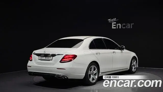 Mercedes-Benz E-Class 2018 — Şəkil 2/30