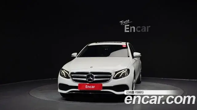 Mercedes-Benz E-Class 2018 — Şəkil 10/30