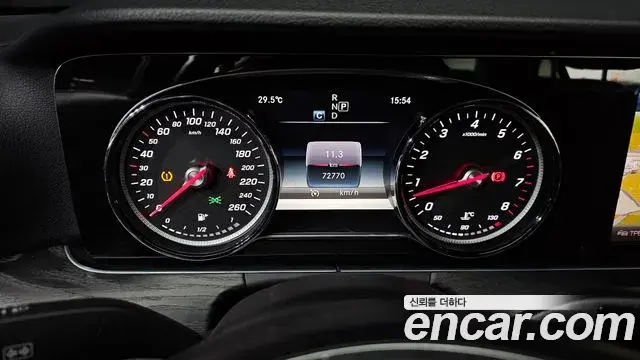 Mercedes-Benz E-Class 2018 — Şəkil 19/30