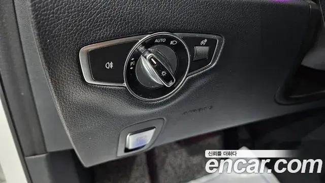 Mercedes-Benz E-Class 2018 — Şəkil 24/30