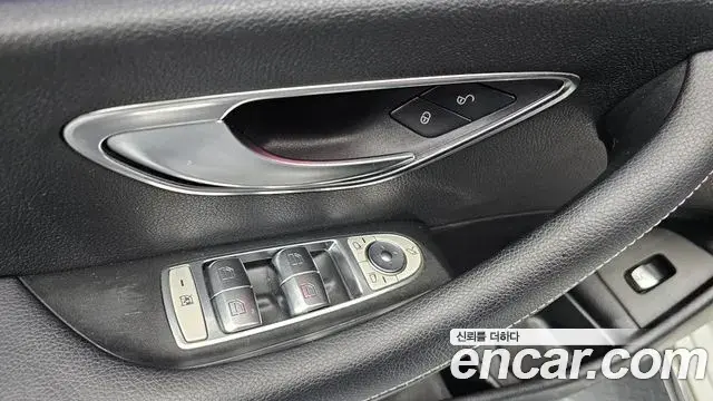 Mercedes-Benz E-Class 2018 — Şəkil 27/30