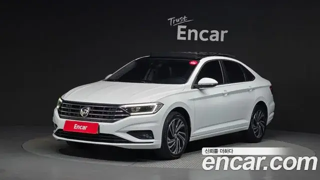Volkswagen Jetta 2021 — ფოტო 10/32