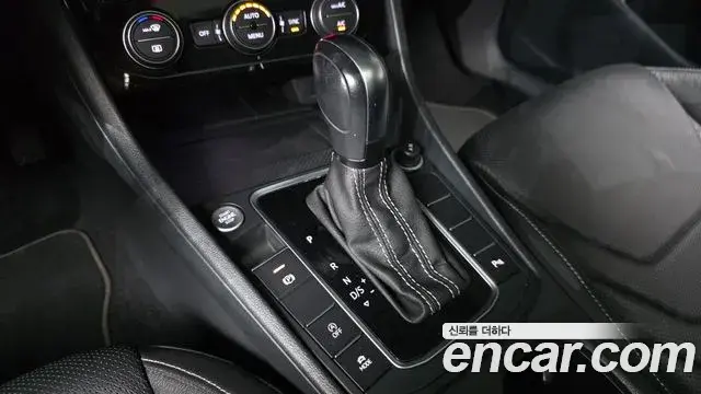 Volkswagen Jetta 2021 — ფოტო 24/32