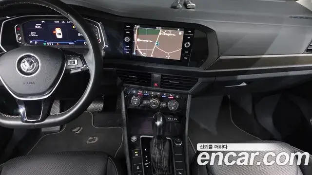 Volkswagen Jetta 2021 — ფოტო 1/32