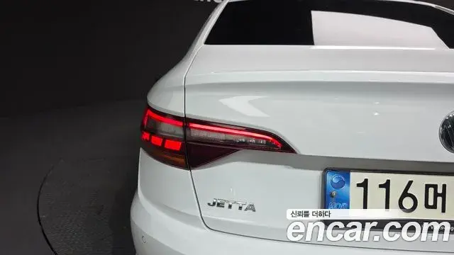 Volkswagen Jetta 2021 — ფოტო 9/32