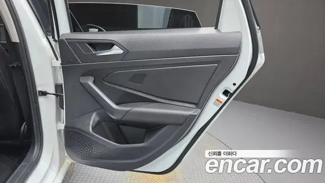 Volkswagen Jetta 2021 — ფოტო 12/32