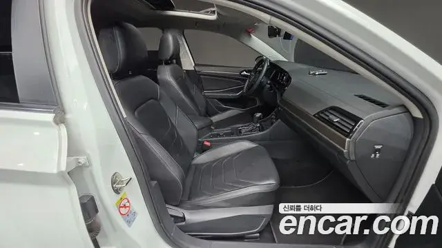Volkswagen Jetta 2021 — ფოტო 25/32