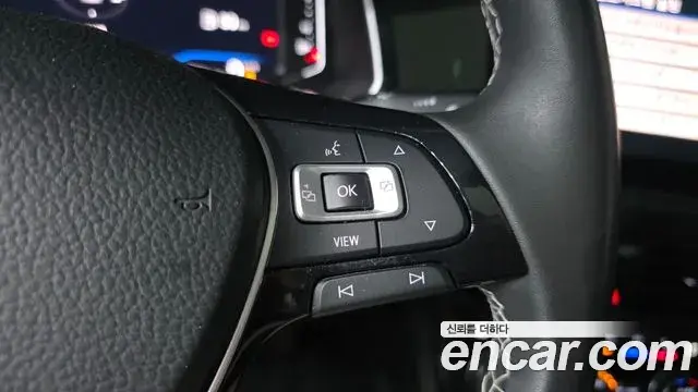 Volkswagen Jetta 2021 — ფოტო 16/32