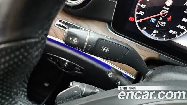 Mercedes-Benz E-Class 2018 — ფოტო 12/20