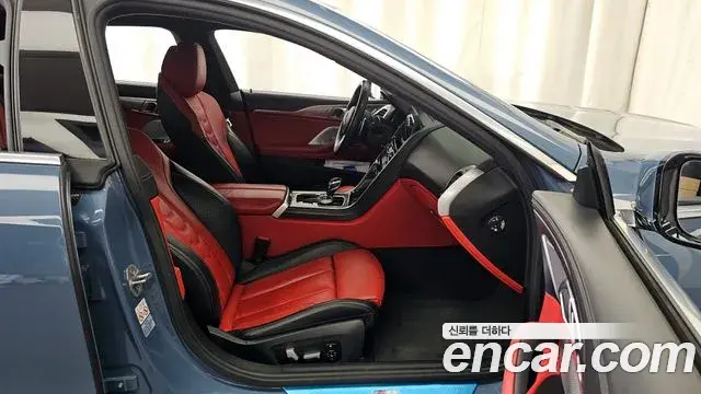 BMW 8 Series 2021 — ფოტო 23/31