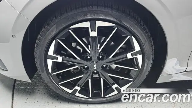 Kia K5 2025 — ფოტო 21/34