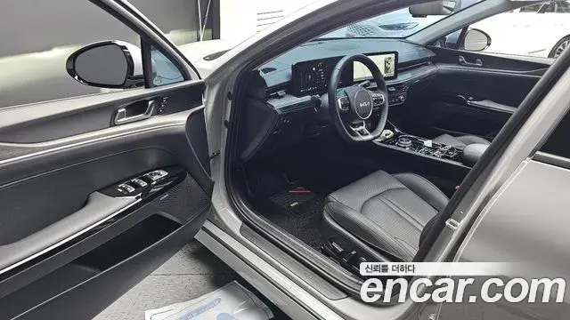 Kia K5 2025 — ფოტო 18/34