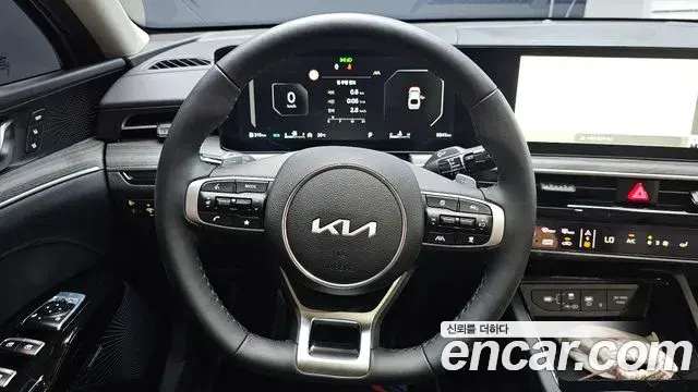 Kia K5 2025 — ფოტო 8/34