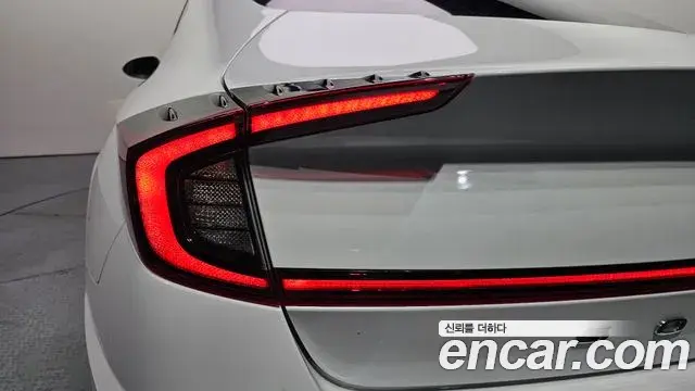Hyundai Sonata Hybrid 2022 — Şəkil 9/30