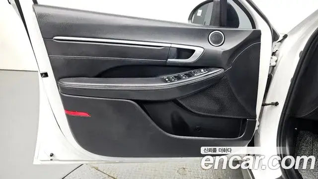 Hyundai Sonata Hybrid 2022 — Şəkil 25/30