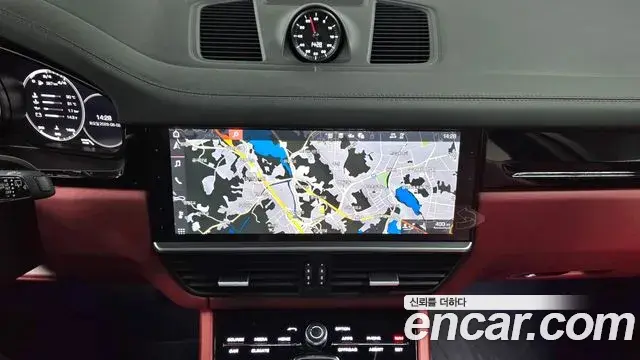 Porsche Cayenne 2020 — Şəkil 22/35