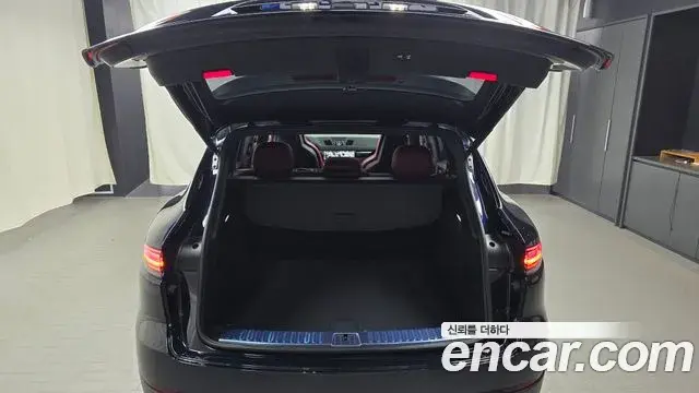 Porsche Cayenne 2020 — Şəkil 29/35
