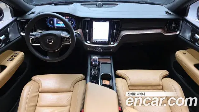 Volvo S60 2024 — ფოტო 19/20