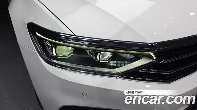Volkswagen Passat GT 2021 — Şəkil 23/33