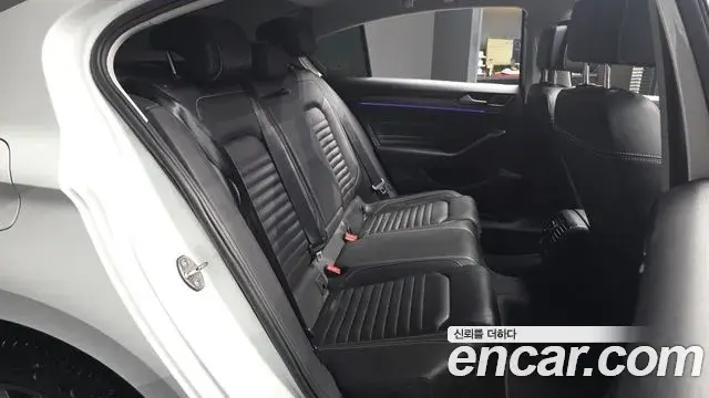 Volkswagen Passat GT 2021 — Şəkil 19/33