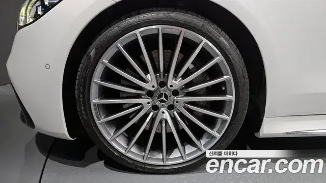 Mercedes-Benz S-Class 2024 — ფოტო 11/33
