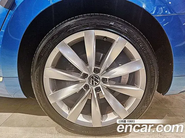Volkswagen Arteon 2022 — ფოტო 13/16